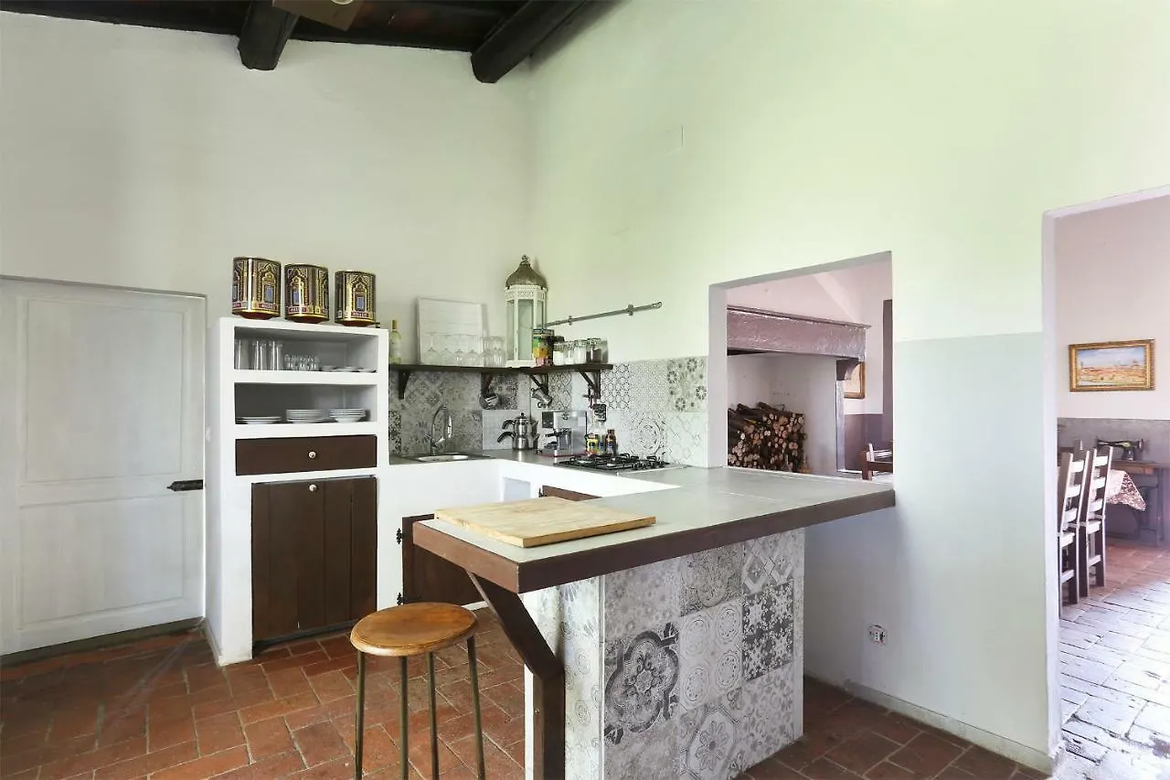 Guest house Mondo Pazzo Rota Italy